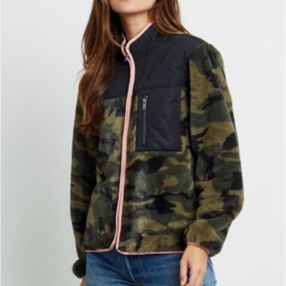 NWT Rails Wesley Front Zip Faux Fur Jacket - size M - Picture 16 of 16